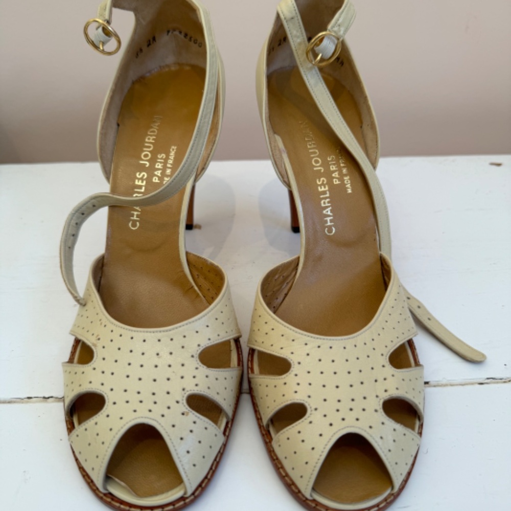 Charles Jourdan Vintage heel with pin hole, open toe detail.Womens 8.5